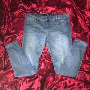 NWOT Hollister Skinny Jeans